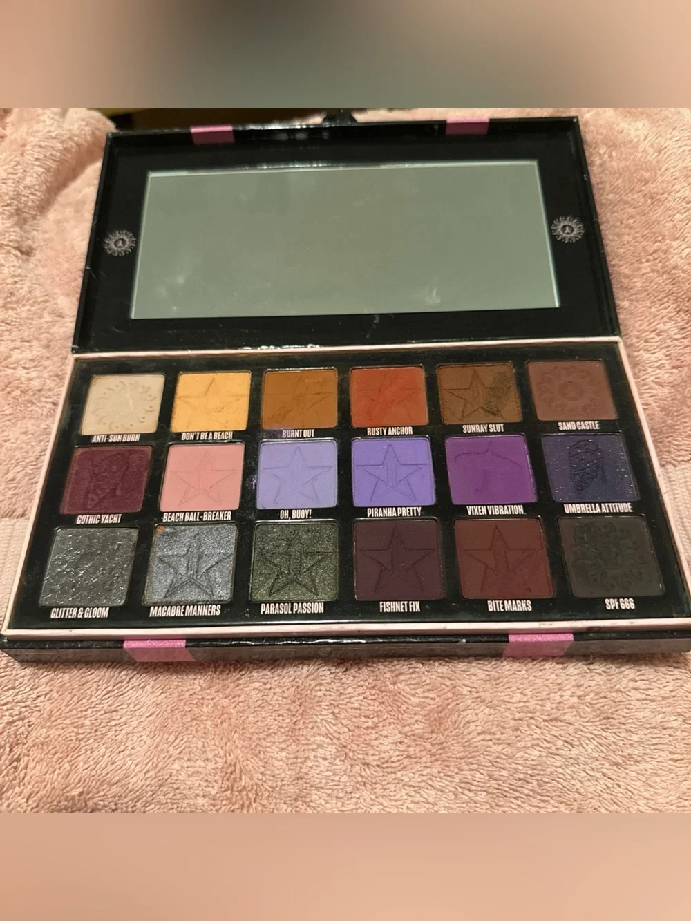 Jeffree Star Gothic Beach Eyeshadow Palette  GUC